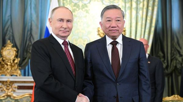 Генсек ЦК Компартии Вьетнама с супругой посетили Большой театр2