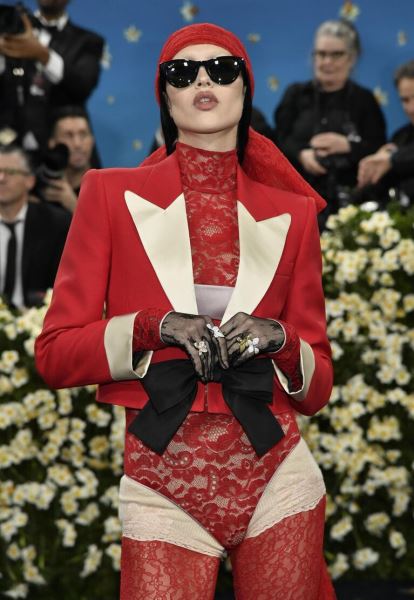 Удачи и провалы на Met Gala 2025: звезды удивляли и шокировали нарядами8