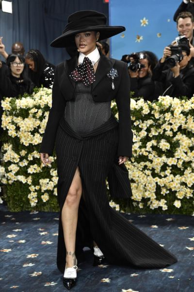 Удачи и провалы на Met Gala 2025: звезды удивляли и шокировали нарядами