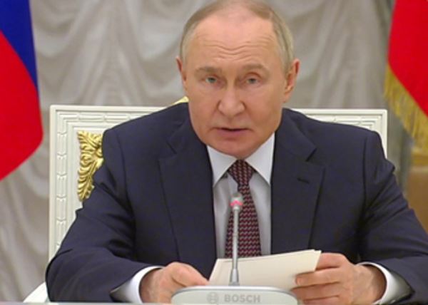 Путин назвал Большой и Мариинский театры гордостью России