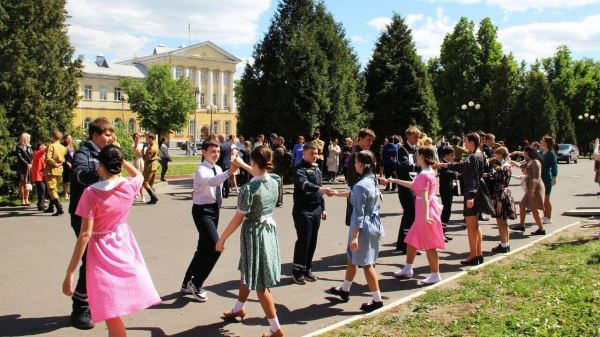 Оркестры Большого и Мариинского театров выступят в Москве в День Победы1