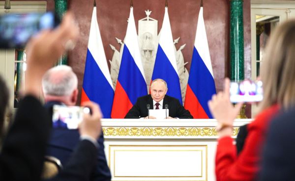 «Те, кто действительно хочет мира, не могут это не поддержать»: Путин предложил Киеву возобновить переговоры в Стамбуле