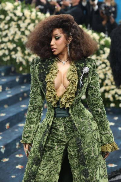 Удачи и провалы на Met Gala 2025: звезды удивляли и шокировали нарядами11